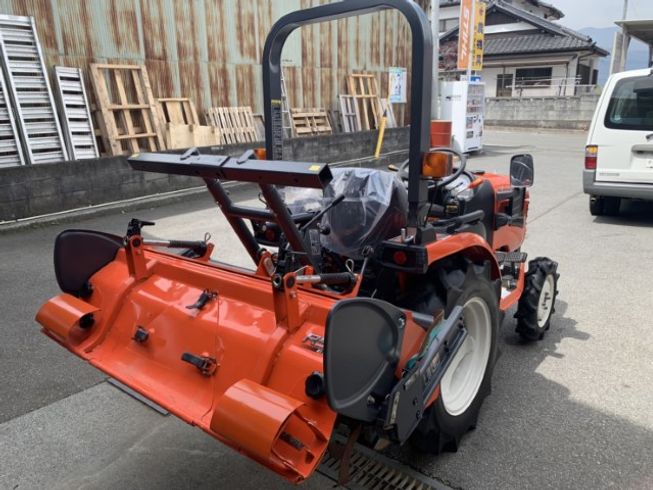 トラクター B17X-BSMAGRF2 写真４